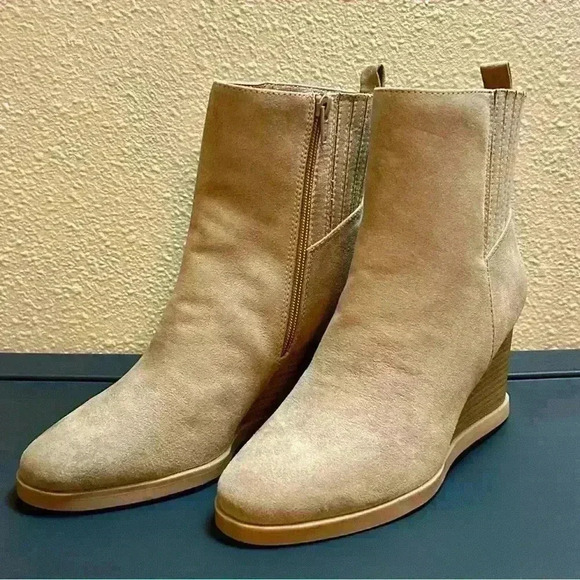 Universal Thread | Light Brown Cypress Memory Foam Side Zip Up Boots Size 8 1/2 - Picture 1 of 4